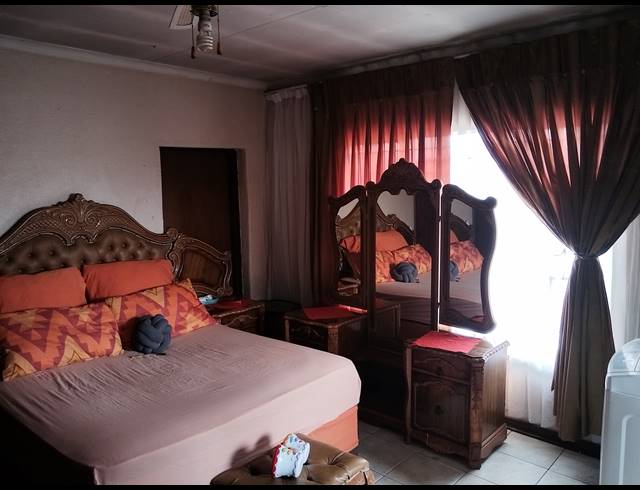 3 BEDROOM HOUSE FOR SALE IN SEBOKENG ZONE 13